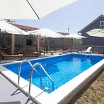 Nice Home In Tijarica בית נופש *