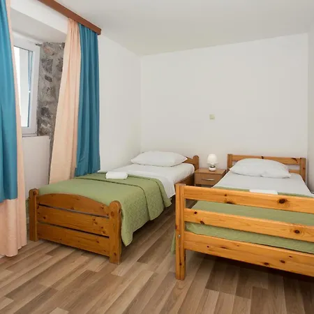 3 Bedroom Stunning In Tijarica * Vukici