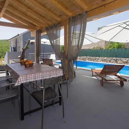 3 Bedroom Stunning In Tijarica Vukici