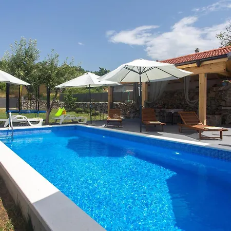 Holiday home 3 Bedroom Stunning In Tijarica *