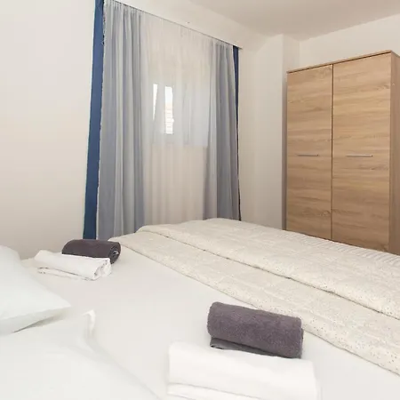 3 Bedroom Stunning In Tijarica
