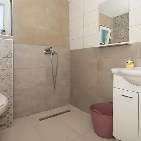 Holiday home 3 Bedroom Stunning In Tijarica *